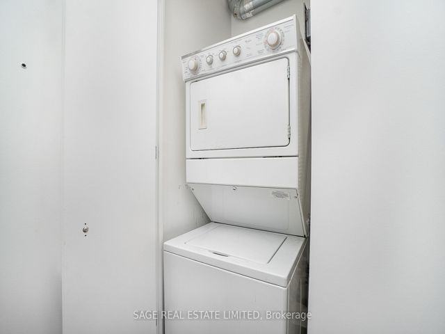 305 - 66 Portland St