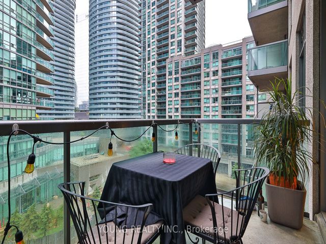 603 - 51 Lower Simcoe St