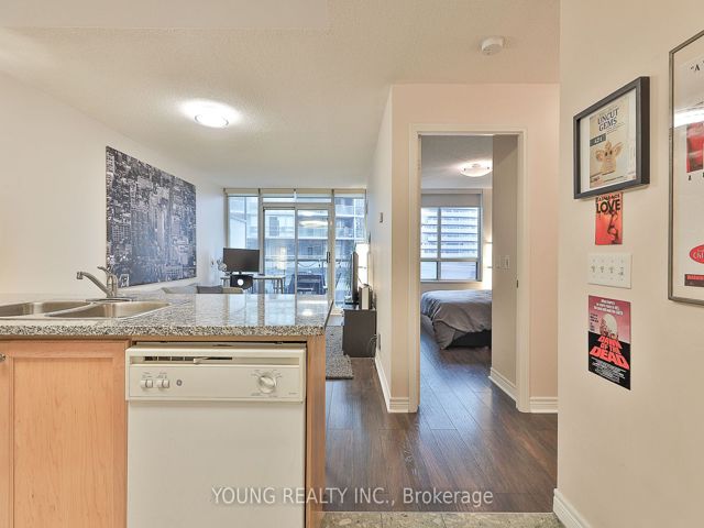 603 - 51 Lower Simcoe St