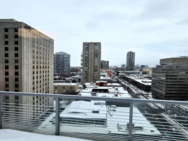 1109 - 386 Yonge St
