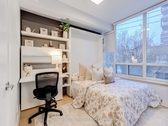 303 - 50 Camden St