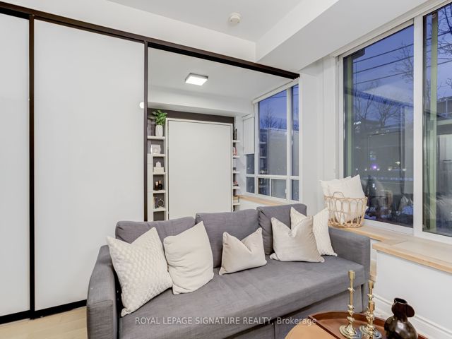 303 - 50 Camden St