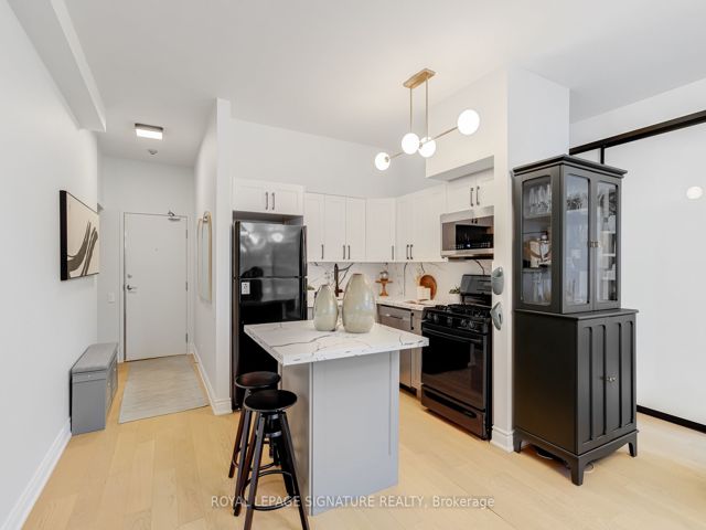 303 - 50 Camden St