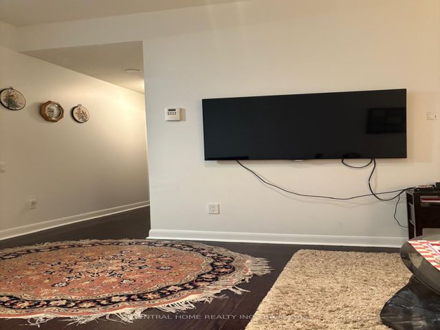 211 - 33 Sheppard Ave E