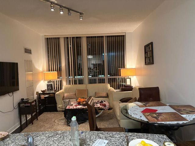 211 - 33 Sheppard Ave E