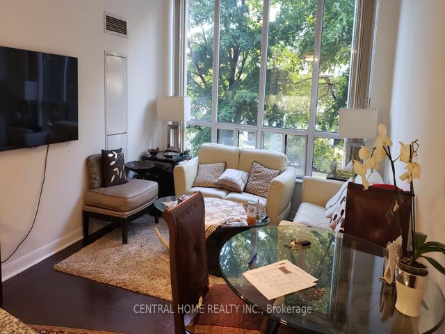 211 - 33 Sheppard Ave E