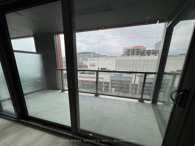 417 - 28 Eastern Ave S