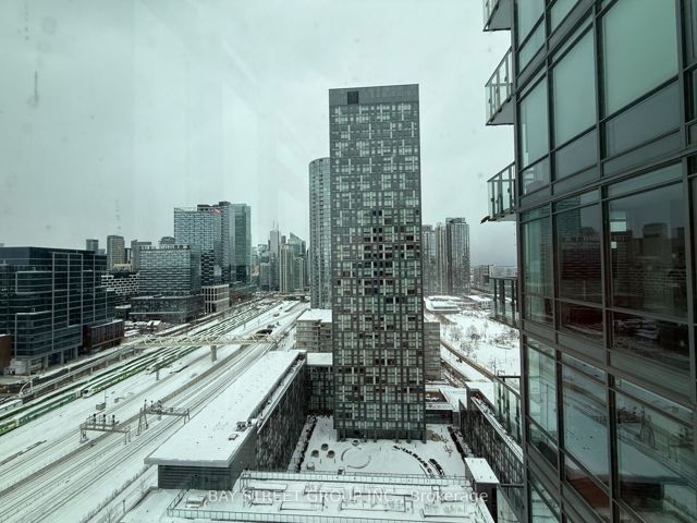 2003 - 170 Fort York Blvd