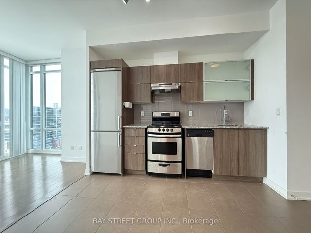 2003 - 170 Fort York Blvd