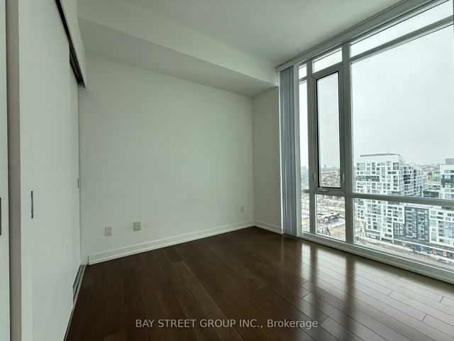 2003 - 170 Fort York Blvd