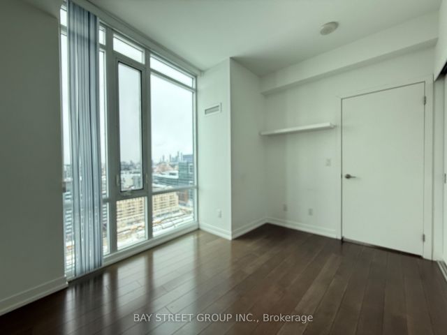 2003 - 170 Fort York Blvd