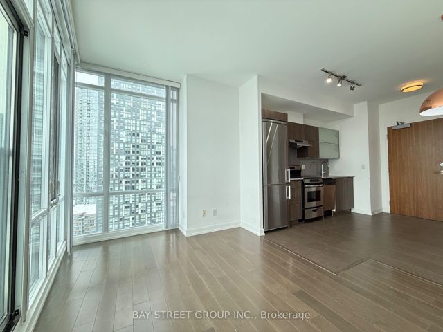 2003 - 170 Fort York Blvd