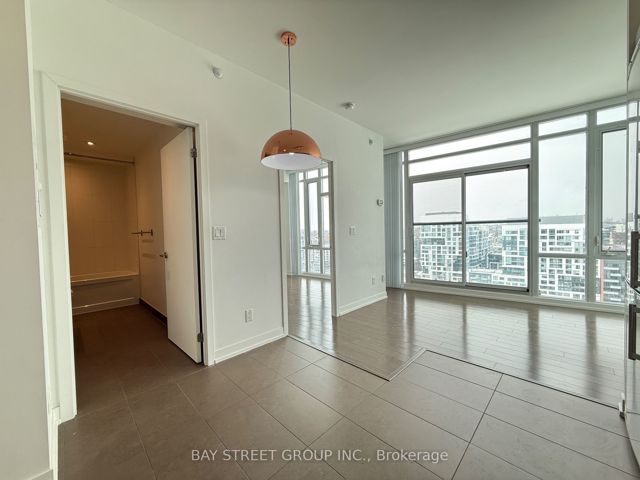 2003 - 170 Fort York Blvd