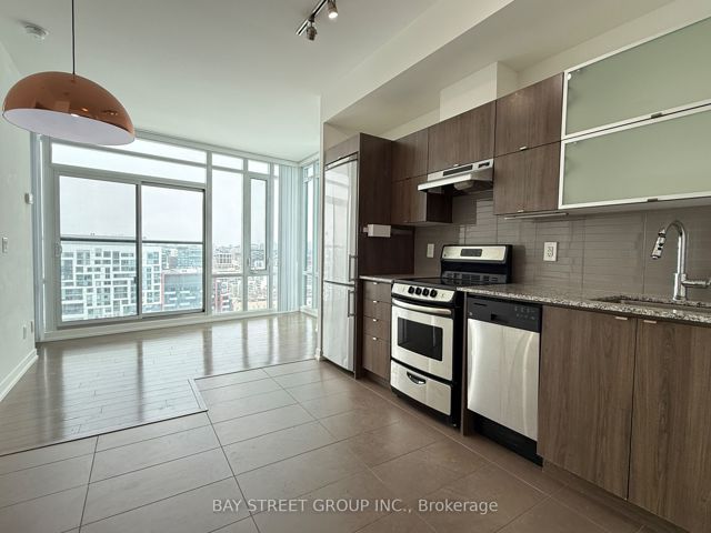 2003 - 170 Fort York Blvd