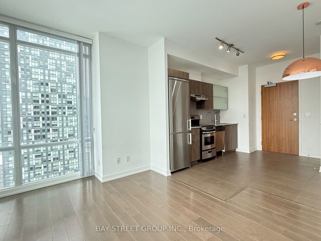 2003 - 170 Fort York Blvd