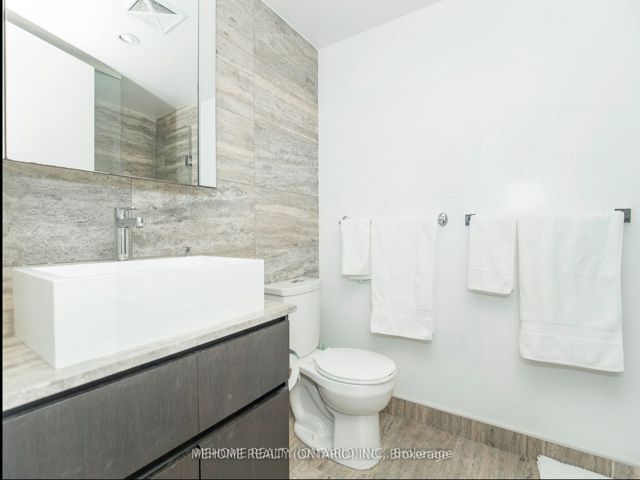 G17 - 26 Capreol Crt