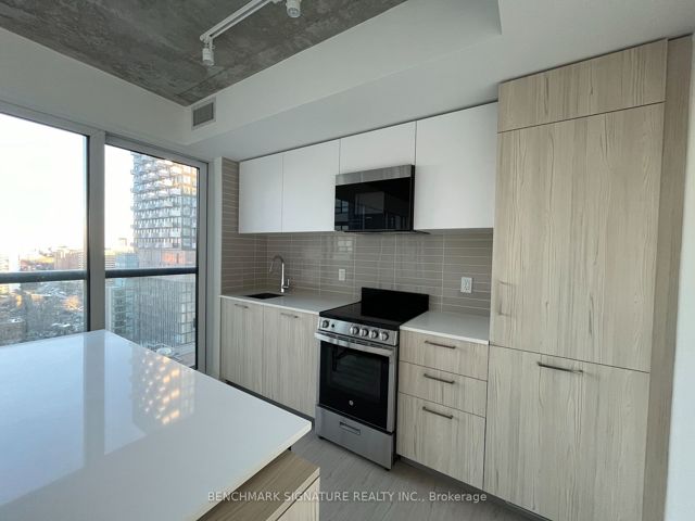 1709 - 65 Mutual St