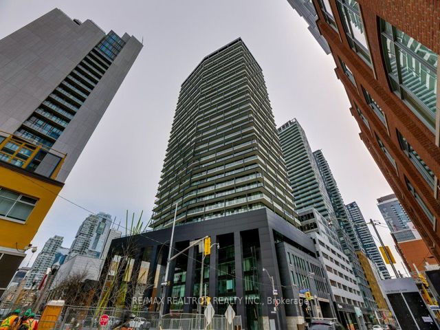 3610 - 125 Peter St