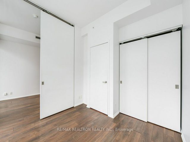 3610 - 125 Peter St