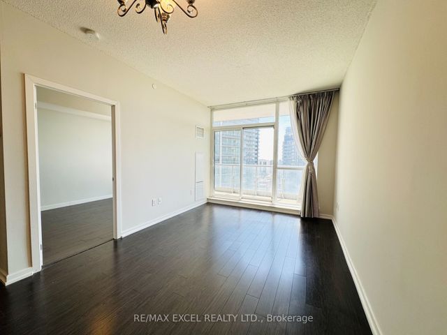 1810 - 66 Forest Manor Rd