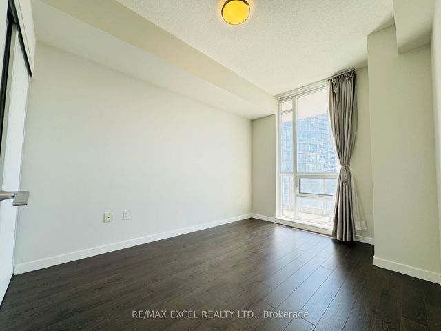 1810 - 66 Forest Manor Rd