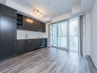 910 - 65 St Mary St