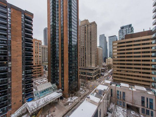 910 - 65 St Mary St
