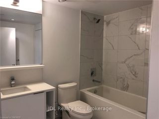 1215 - 85 Wood St