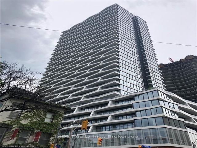 1215 - 85 Wood St
