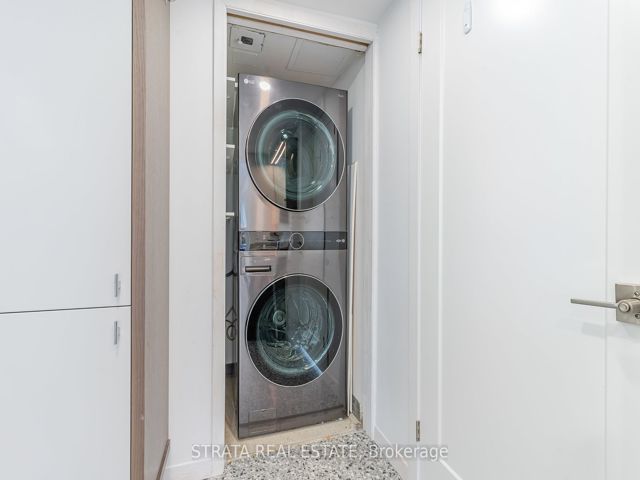 1107 - 550 Queens Quay W