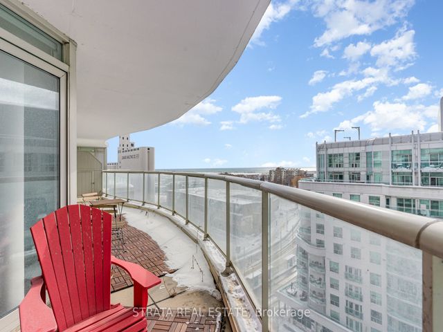1107 - 550 Queens Quay W