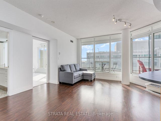 1107 - 550 Queens Quay W