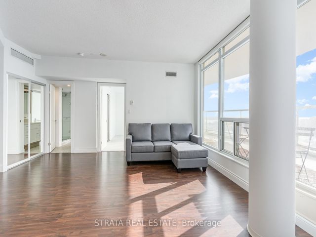 1107 - 550 Queens Quay W