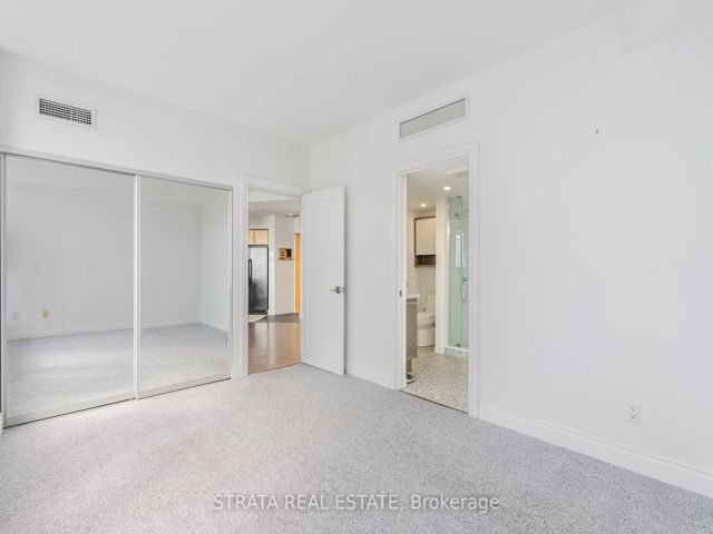 1107 - 550 Queens Quay W