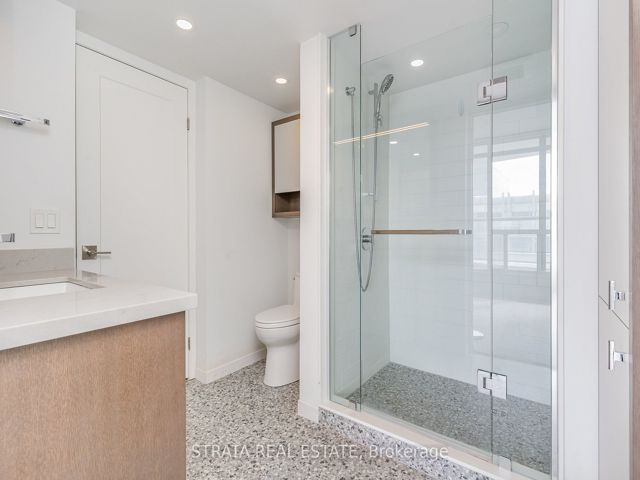 1107 - 550 Queens Quay W