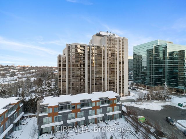 810 - 88 Sheppard Ave E