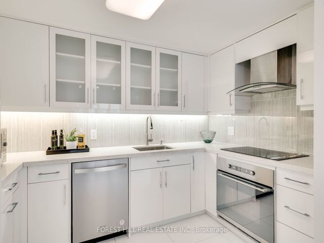 1607 - 5444 Yonge St