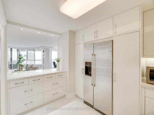 1607 - 5444 Yonge St