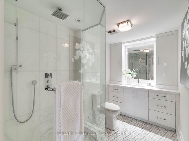1607 - 5444 Yonge St