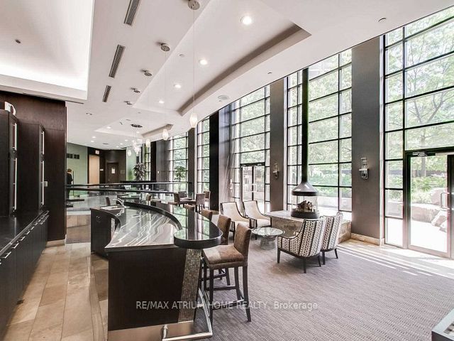 808 - 33 Sheppard Ave E