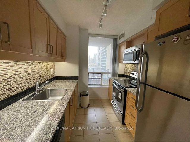 808 - 33 Sheppard Ave E