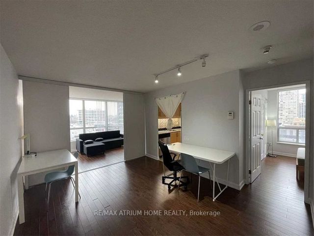 808 - 33 Sheppard Ave E