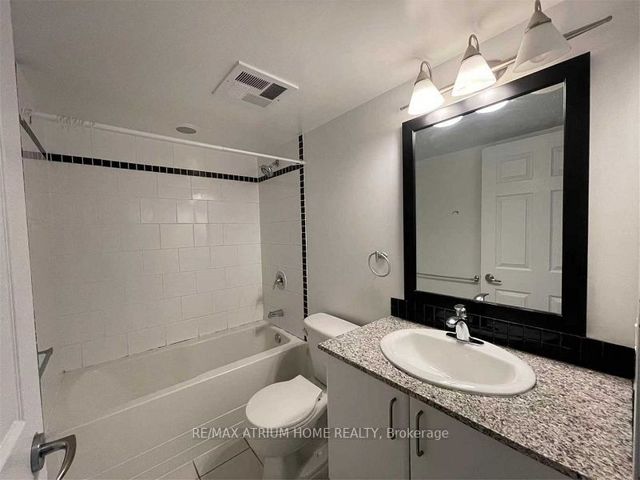 808 - 33 Sheppard Ave E