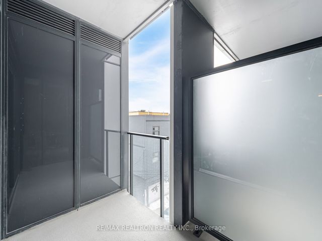 318 - 664 Spadina Ave