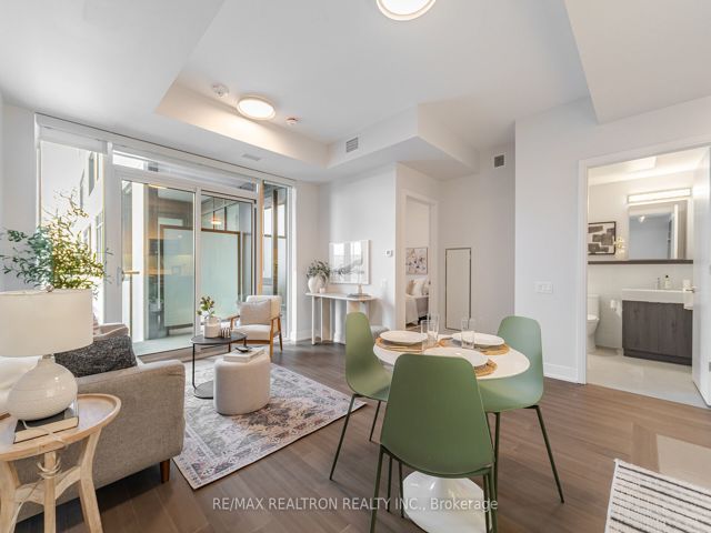 318 - 664 Spadina Ave