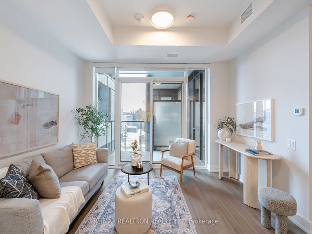 318 - 664 Spadina Ave