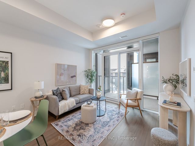 318 - 664 Spadina Ave