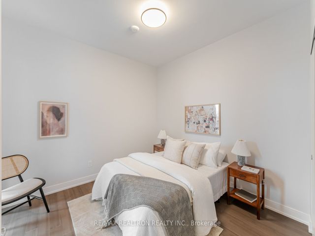 318 - 664 Spadina Ave