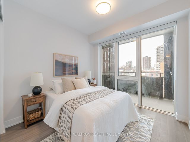 403 - 664 Spadina Ave