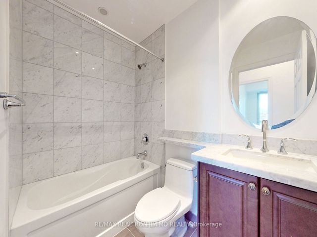 1602 - 35 Balmuto St